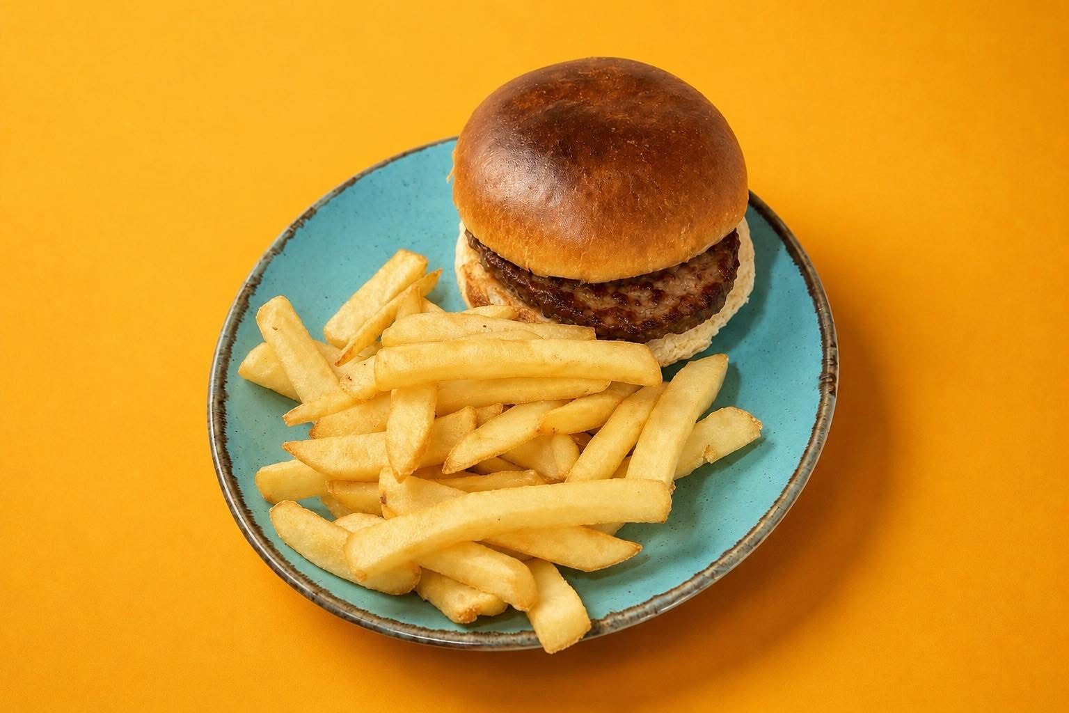 Barneburger med fries - Poco Loco